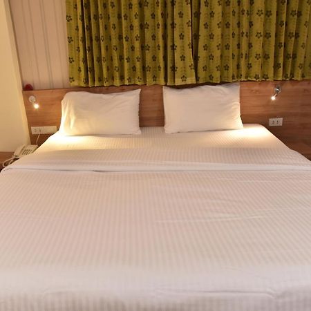 Rose Nana Hotel 방콕 외부 사진