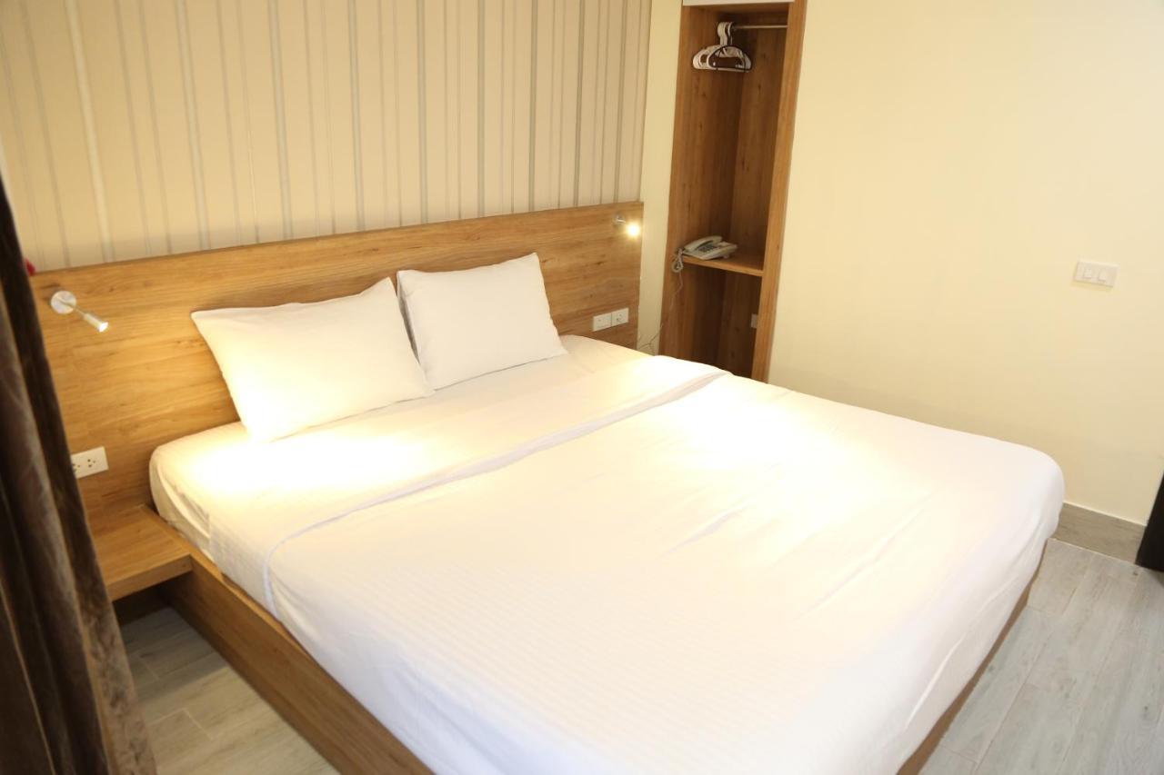 Rose Nana Hotel 방콕 외부 사진