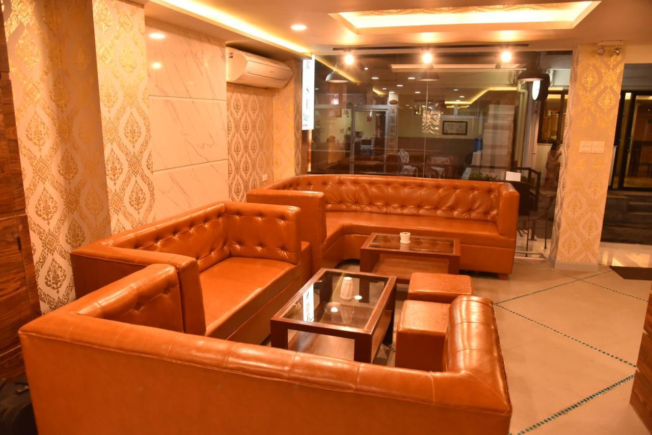 Rose Nana Hotel 방콕 외부 사진